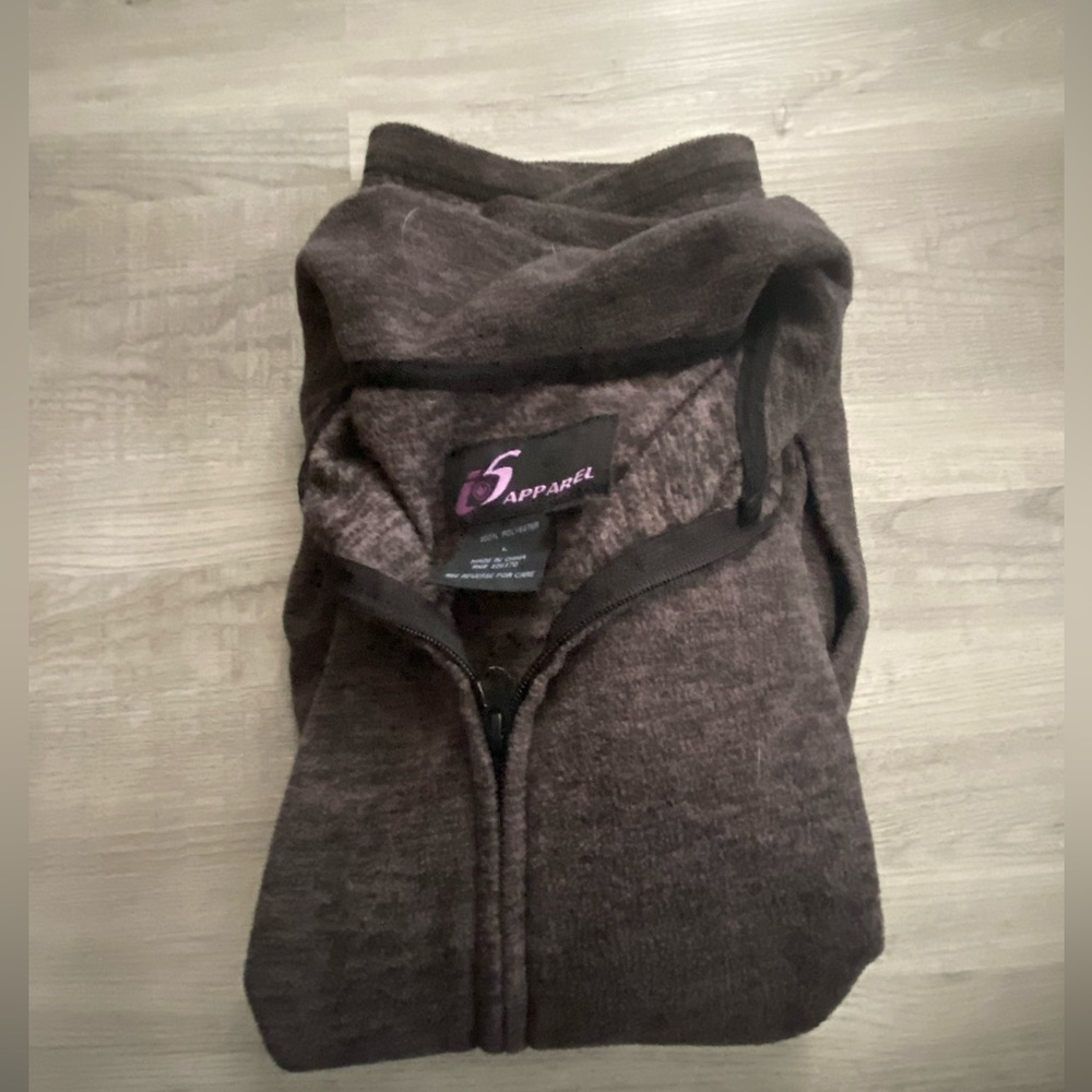 ⭐️ I5 Apparel Zip-Up Sweatshirt